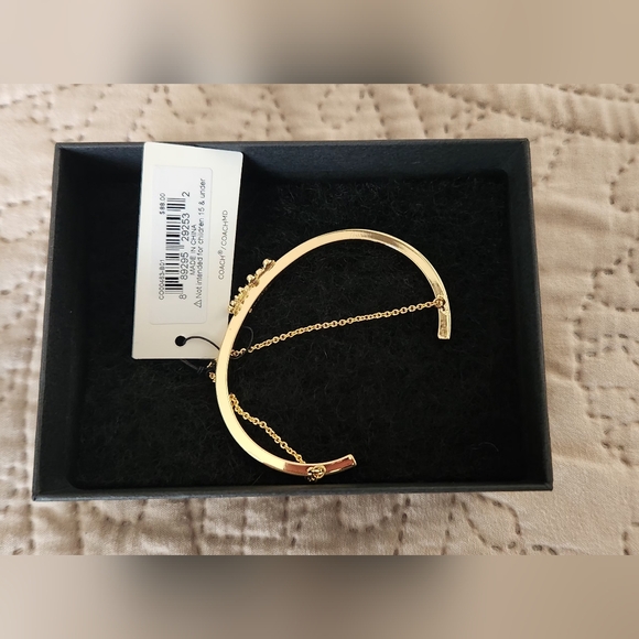 NWT Coach Horse and Carriage Gold Tone Bracelet - Picture 2 of 4